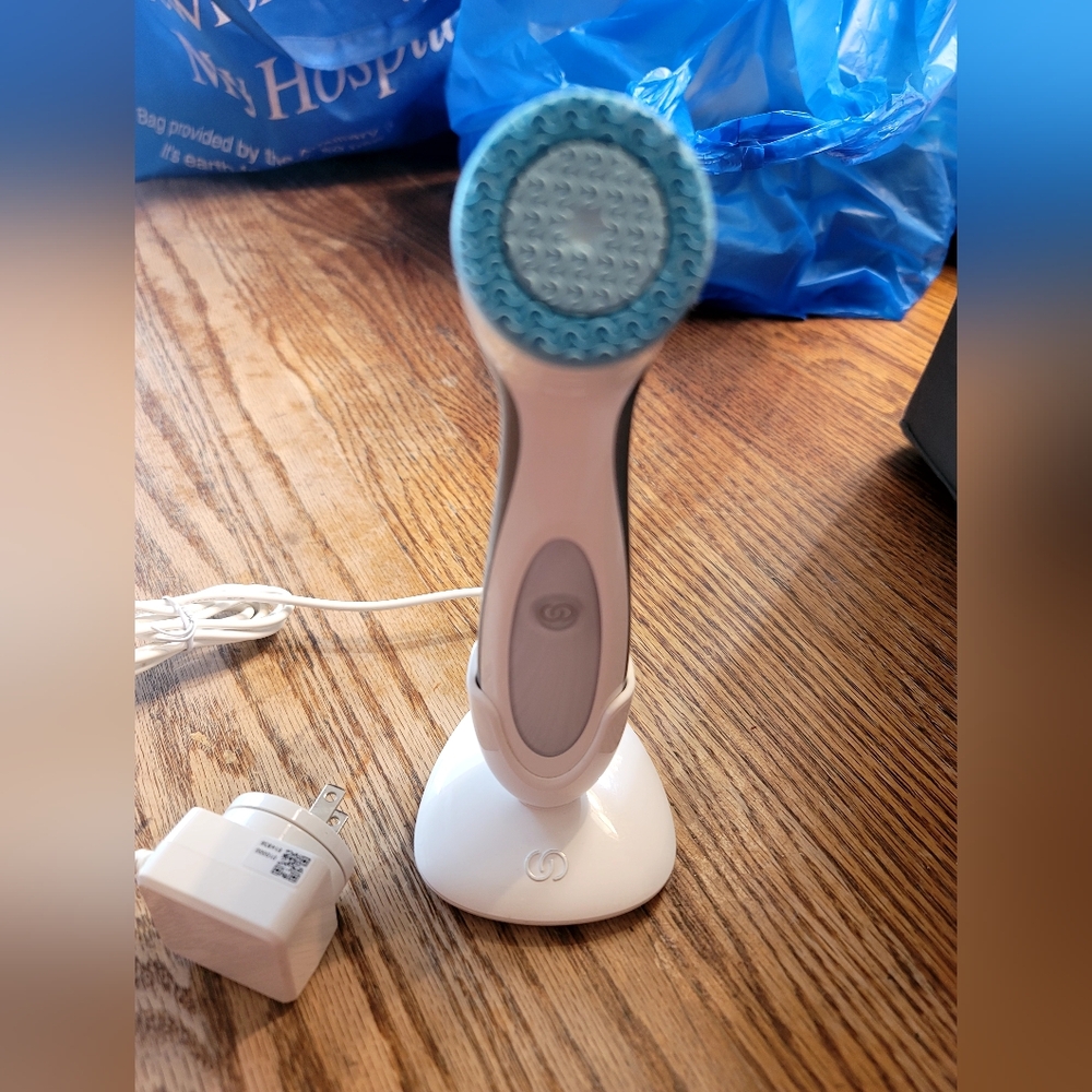 Nu Skin Original LumiSpa AgeLOC Facial Brush Cleaner